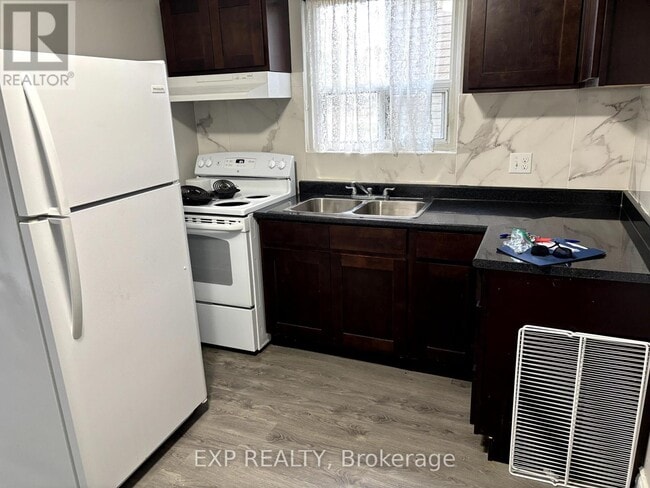 744 Lincoln St in Welland, ON - Building Photo - Building Photo