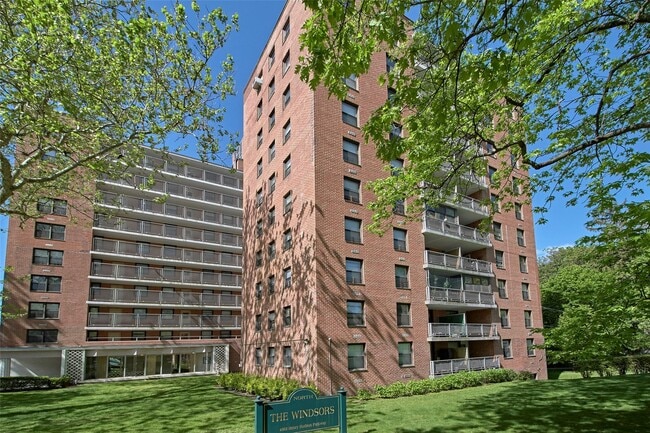 property at 4901 Henry Hudson Pkwy W