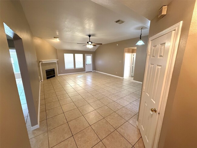 1413 29th Ave N in Texas City, TX - Building Photo - Building Photo