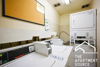 607 W Wrightwood Ave, Unit 2 in Chicago, IL - Building Photo - Building Photo