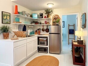 335 Ocean Dr in Miami Beach, FL - Building Photo - Building Photo