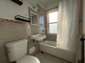 2712 N Milwaukee Ave, Unit 202 in Chicago, IL - Building Photo - Building Photo