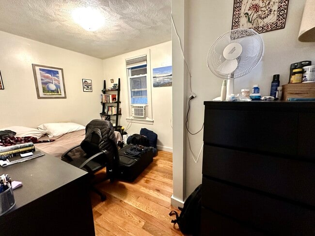 223 Summer St, Unit 3R in Somerville, MA - Building Photo - Building Photo