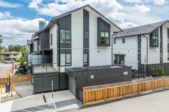 Element 2 in Burnaby, BC - Building Photo - Building Photo