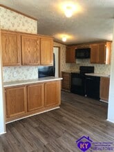 1298 Crume Rd in Vine Grove, KY - Building Photo - Building Photo