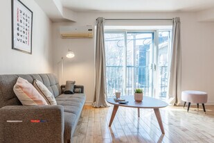 1407 Rue Aylwin, Unit SI ID1061576P in Montréal, QC - Building Photo