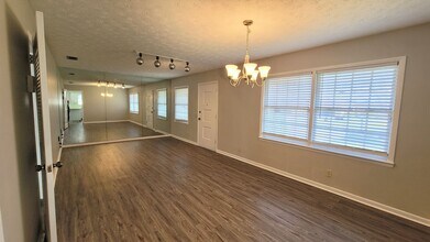 3746 Cedarcrest Dr in Jacksonville, FL - Building Photo - Building Photo