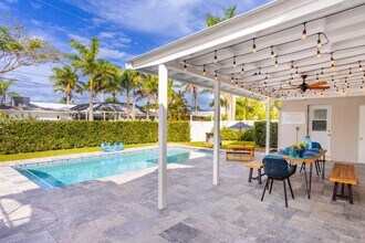 833 Washington St in Hollywood, FL - Foto de edificio - Building Photo