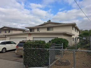 7118 Westview Pl in Lemon Grove, CA - Foto de edificio - Building Photo