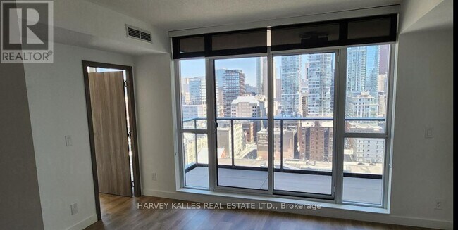 38-2138 Widmer St in Toronto, ON - Building Photo - Building Photo