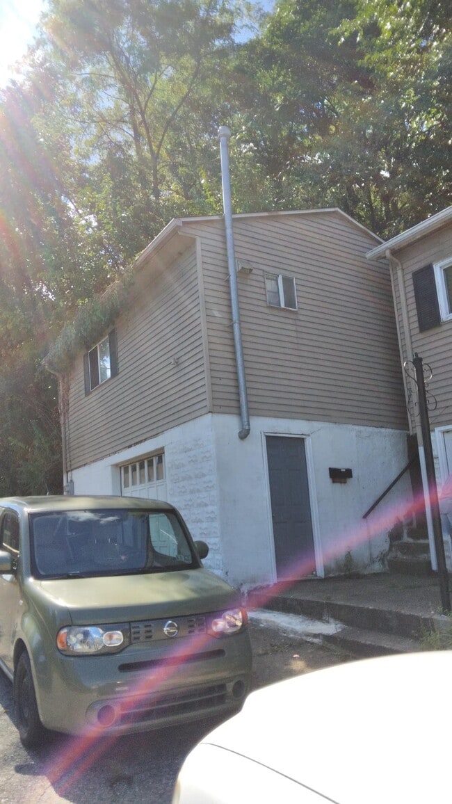 201 Churchill St, Unit Rear