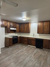 1308 McDonald Way-Unit -#C in Bakersfield, CA - Building Photo - Building Photo