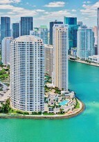 848 Brickell Key Dr, Unit 3206 in Miami, FL - Building Photo
