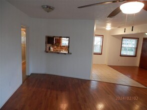 124 17th St in San Leon, TX - Building Photo - Building Photo