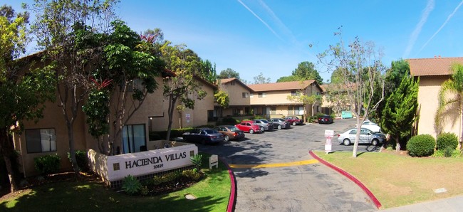 Chateau Hacienda Villas in Ventura, CA - Foto de edificio - Building Photo