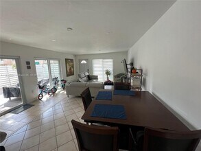 14345 SW 98th Terrace in Miami, FL - Building Photo - Building Photo