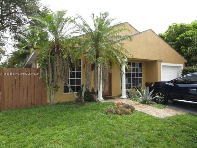 1490 SW 85th Terrace in Pembroke Pines, FL - Building Photo - Building Photo