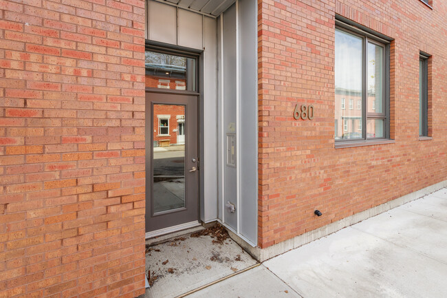 694 Shearer St in Montréal, QC - Building Photo - Building Photo