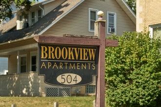 Brookview Apartments in Rochester, NY - Foto de edificio - Building Photo