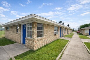 5602 Hirsch Rd in Houston, TX - Building Photo