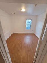 60 Cliff St, Unit A in North Adams, MA - Foto de edificio - Building Photo