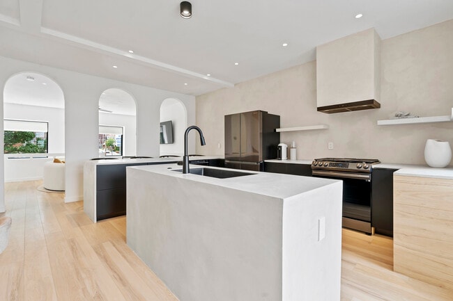 4037 Penn Ave in Pittsburgh, PA - Building Photo - Building Photo