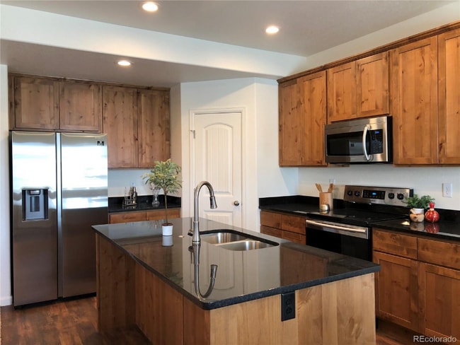 4355 24th Street Rd in Greeley, CO - Foto de edificio - Building Photo