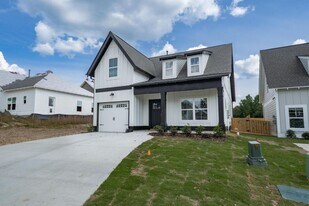 137 Patton Wy in Hoover, AL - Building Photo