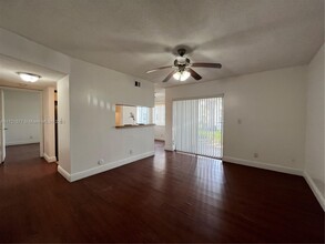 5672 Rock Island Rd in Tamarac, FL - Building Photo - Building Photo