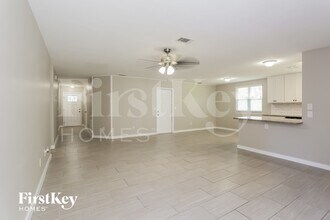 1047 Cove Landing Dr in Jacksonville, FL - Building Photo - Building Photo