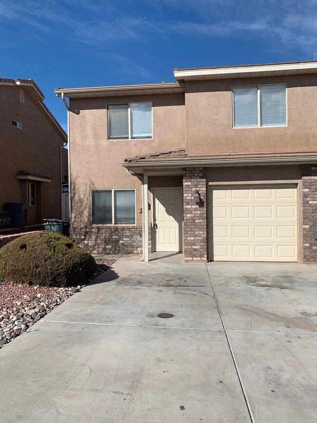 property at 790 N 2720 E