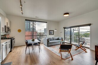 1002 Division St-Unit -Apt 409 in Nashville, TN - Building Photo - Building Photo