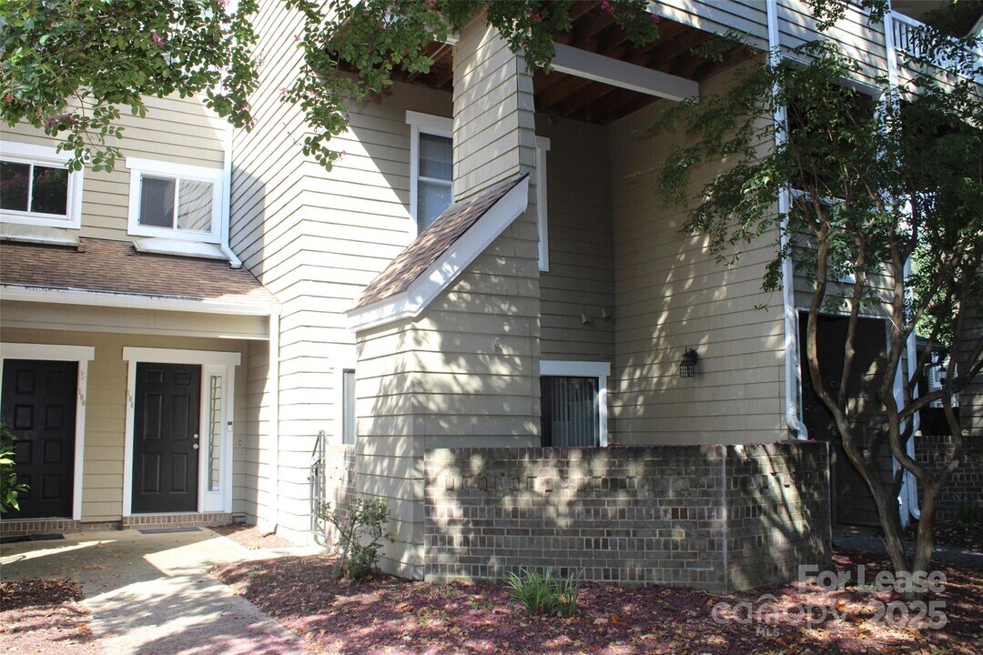 427 W 8th St in Charlotte, NC - Building Photo