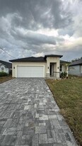 127 N Hudson St in Orlando, FL - Building Photo