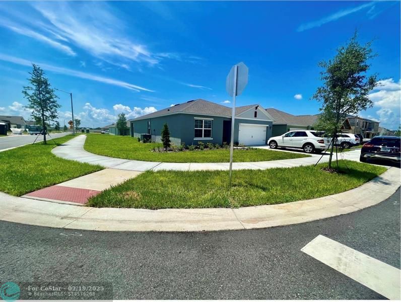 992 Serchio St in Haines City, FL - Building Photo