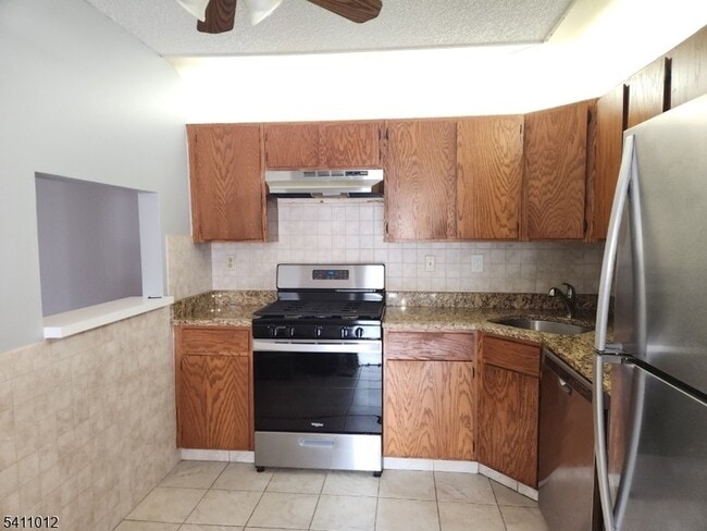 215 Rachel Ct in Franklin Township, NJ - Building Photo - Building Photo