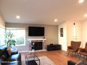 619 Calle Del Sur in Thousand Oaks, CA - Building Photo - Building Photo