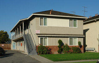 221 Pamela Ave in San Jose, CA - Foto de edificio - Building Photo