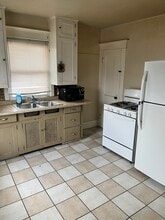 218 Hammond Ave, Unit 220.5 in Waterloo, IA - Building Photo - Building Photo