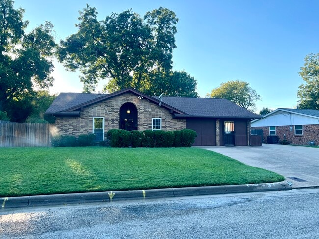 5608 Lubbock Ave in Fort Worth, TX - Building Photo - Building Photo