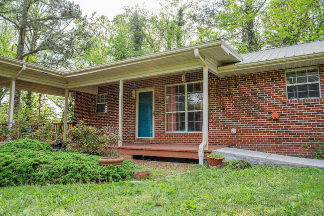 140 Johnson Rd-Unit -1 in Chickamauga, GA - Building Photo - Building Photo