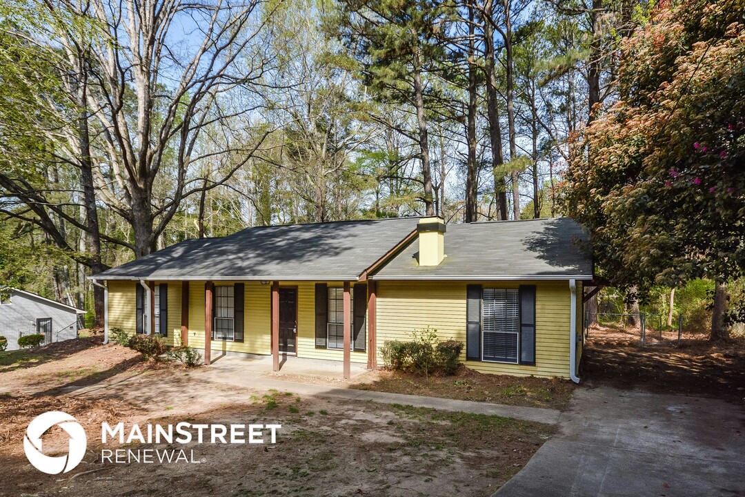 1949 Taffeta Trail in Lithonia, GA - Building Photo