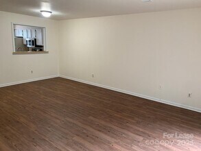 6040 Heath Valley Rd in Charlotte, NC - Building Photo - Building Photo