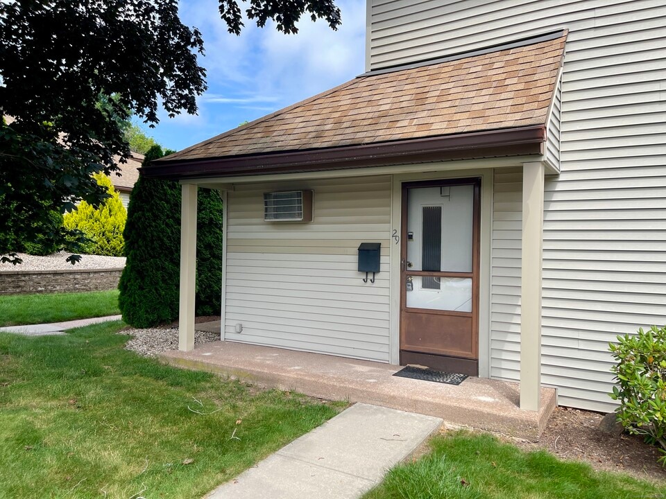 165 South St in Vernon, CT - Building Photo