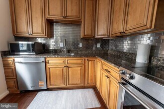 7426 Rhondda Dr in Lorton, VA - Building Photo - Building Photo