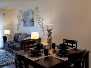 Sunrise Apartments in Bakersfield, CA - Building Photo - Building Photo