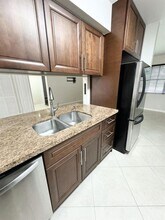 8886 SW 3rd St in Pembroke Pines, FL - Foto de edificio - Building Photo