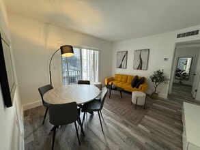 55 NW 11th Ave in Miami, FL - Building Photo - Building Photo