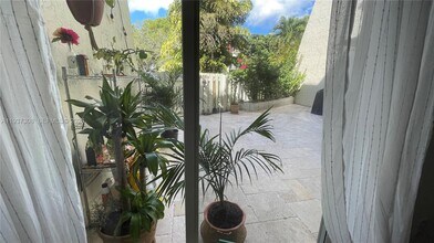 1651 NE 115th St in Miami, FL - Building Photo - Building Photo