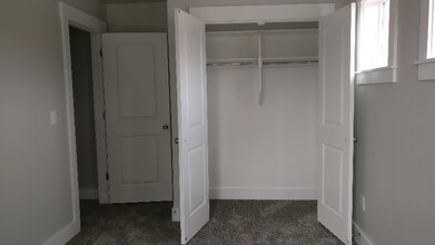 1809 N 400 W in Logan, UT - Foto de edificio - Building Photo